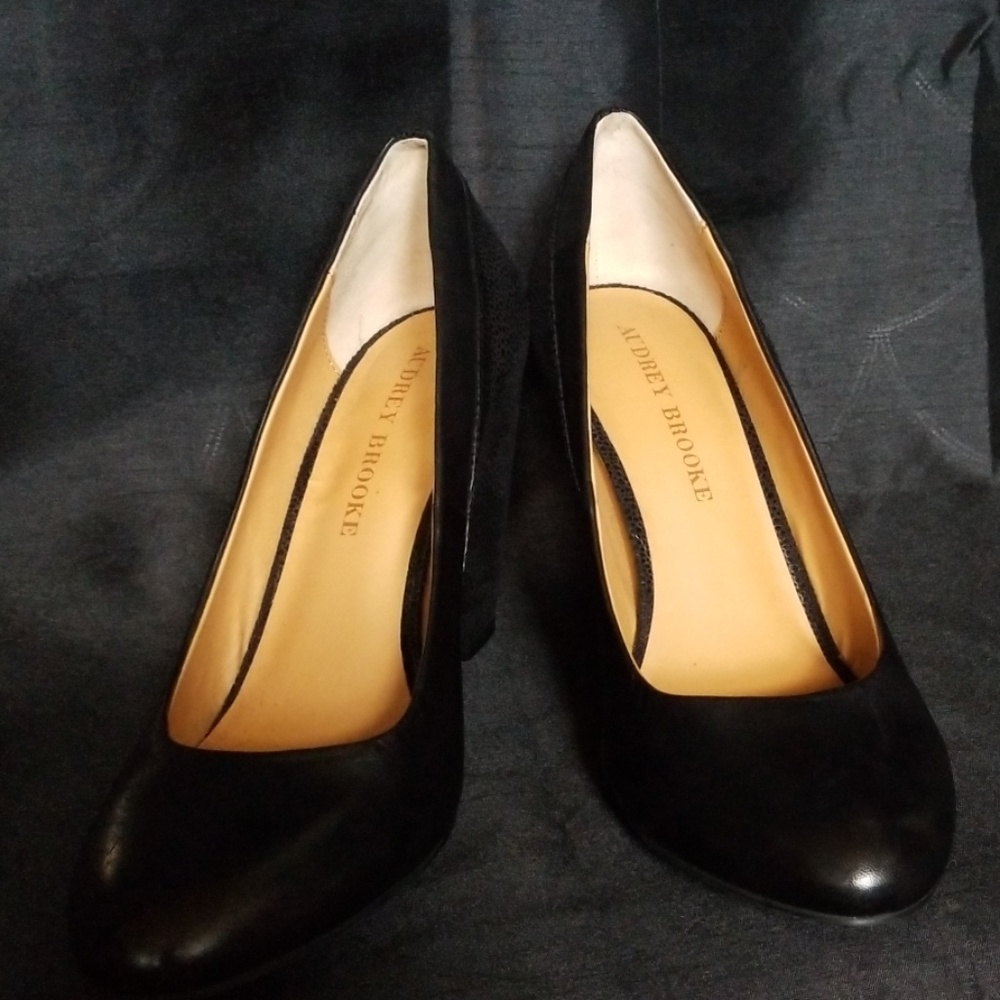 Audrey Brooke Wedges